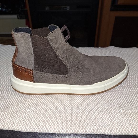A pair of Stacy Adam's men's slip-on booties in a size 10M. EUC - Picture 12 of 13